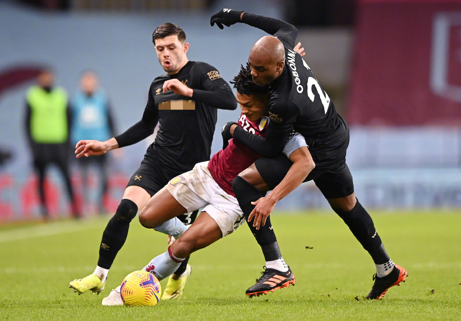 使得其具备 使得其具备